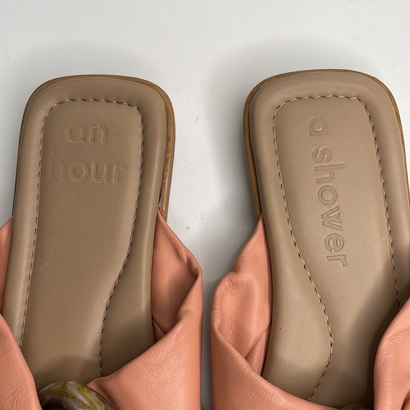 PINK LEATHER SLIDE SANDAL by AN HOUR A SHOWER - NEW NEVER WORN - Picture 3 of 4